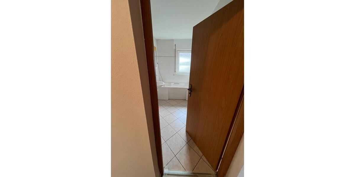 Etagenwohnung Kernen im Remstal - 4 Zimmer, 85 m&sup2;, 1.200&euro; | Angebot:25308133