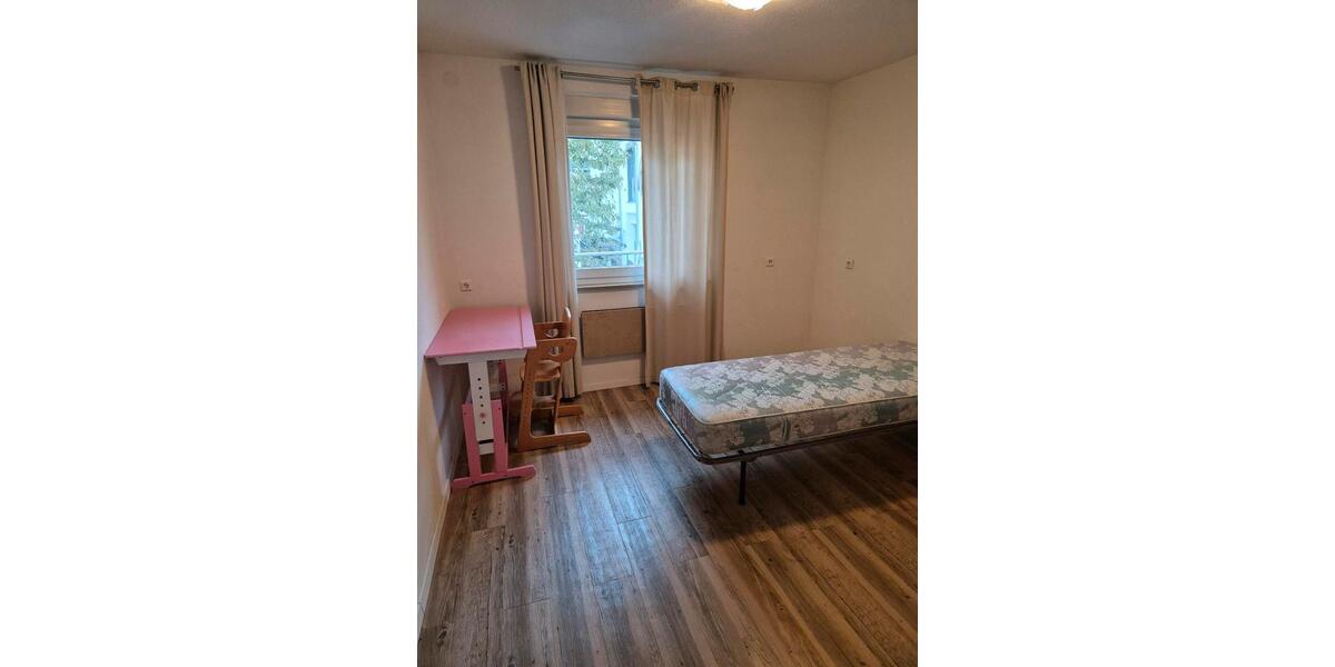 Etagenwohnung Stuttgart Feuerbach - 5 Zimmer, 65 m&sup2;, 500&euro; | Angebot:25953908