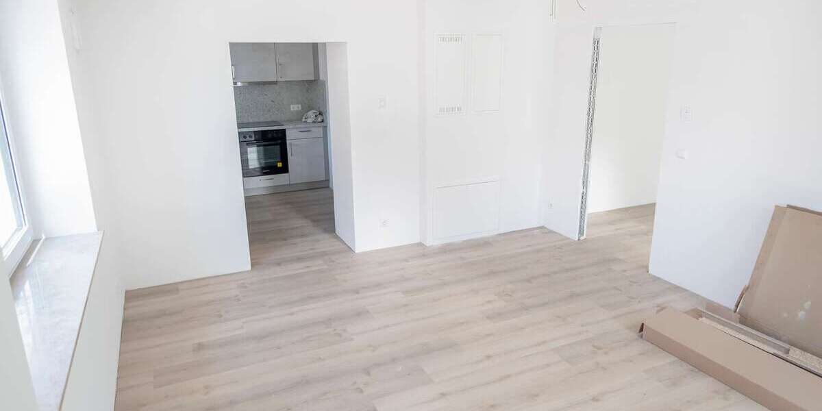 Hochwertig sanierte 2-Zimmer-Wohnung mit eigenem Eingang und Hofterrasse - 2- Esslingen am Neckar Oberesslingen | Angebot:27517999