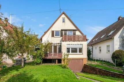 Charmantes Zweifamilienhaus mit großem Garten, Garage und Scheune - vielseitiges Haus mit Potenzial 7 zimmer