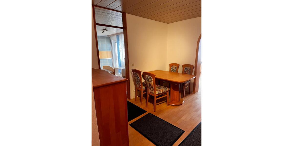 Etagenwohnung Sachsenheim - 2.5 Zimmer, 70 m&sup2;, 1.050&euro; | Angebot:25931289