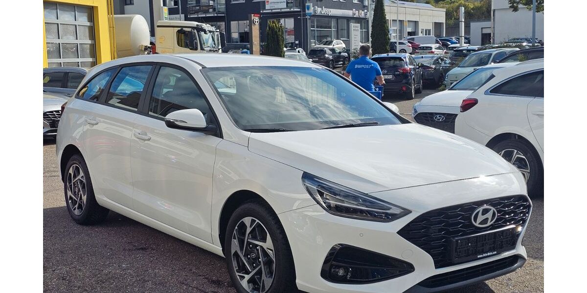 Hyundai i30 16.144 km 18.100 &euro; Leonberg 71229