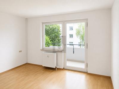 HELL & SOFORT BEZIEHBAR MIT SÜDBALKON - Etagenwohnung Reutlingen Sondelfingen | Angebot:27499048