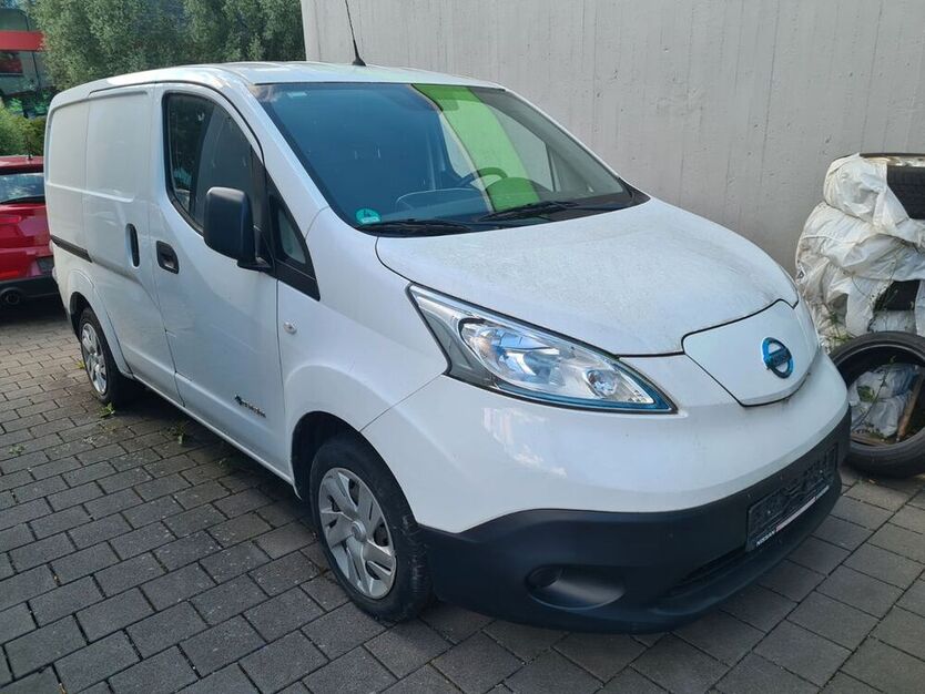 NV200