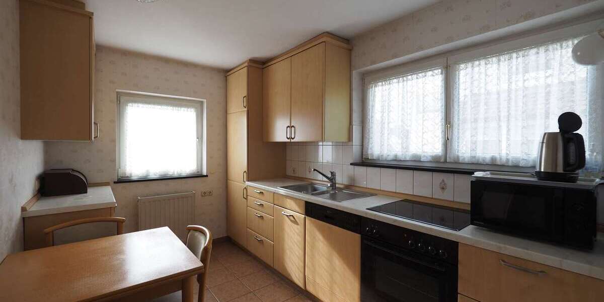 2-3 Familienhaus mit freier Sicht und schönem Garten 6 zimmer