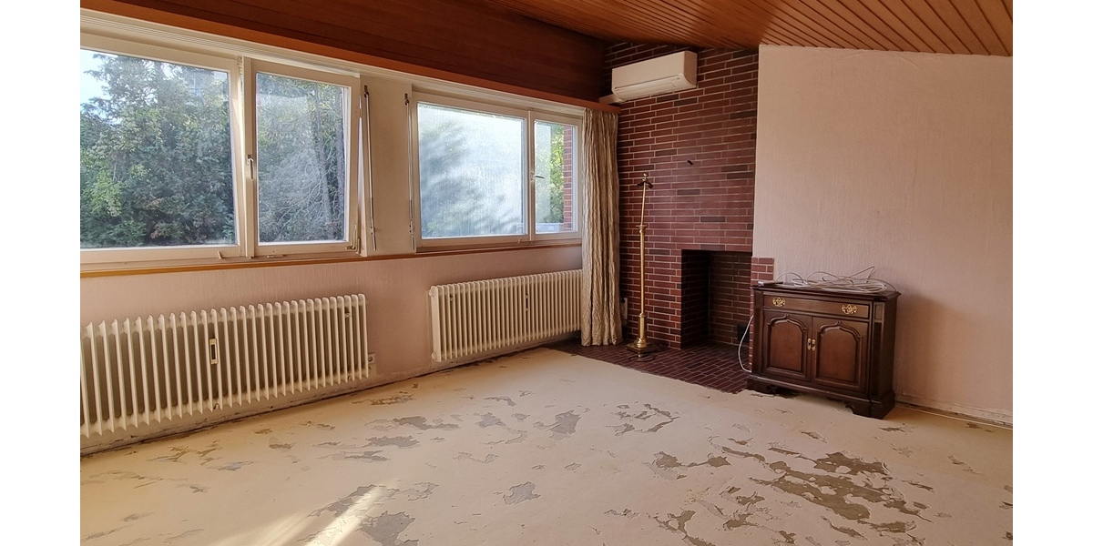 Familienfreundliches Einfamilienhaus mit Einliegerwohnung in attraktiver Aussichtslage von Leonberg - Einliegerwohnung Leonberg Leonberg | Angebot:27550187