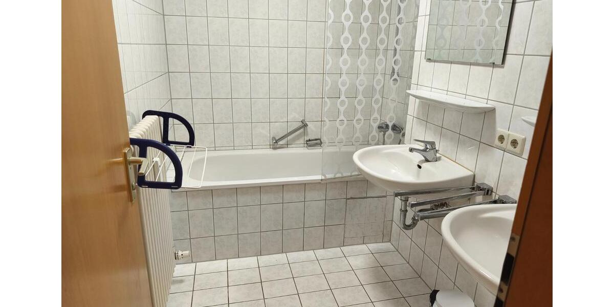 Erdgeschoßwohnung Reutlingen Reutlingen (Kernstadt) - 3 Zimmer, 80 m&sup2;, 1.220&euro; | Angebot:24438157