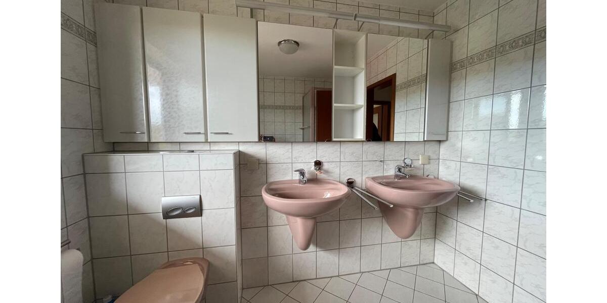 Erdgeschoßwohnung Pforzheim Eutingen - 3 Zimmer, 94 m&sup2;, 950&euro; | Angebot:27611709