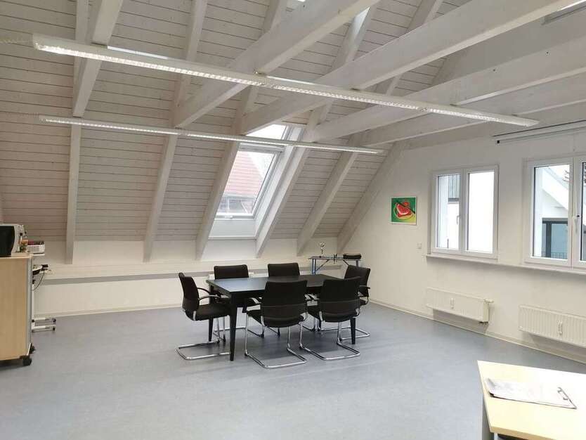Büro in Stuttgart-Plieningen 500 € 43.74 m²