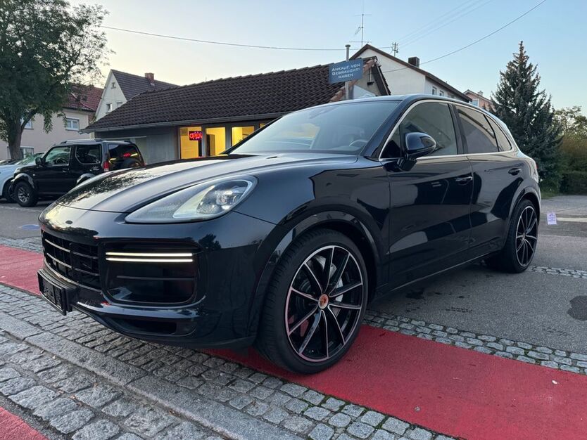 Porsche Cayenne 230.000 km 43.900 € Fellbach 70736