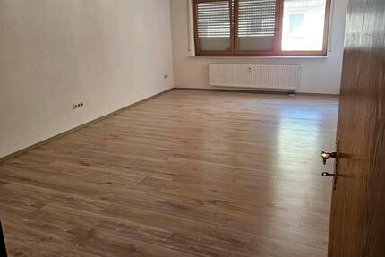 Vermiete 4 Zimmmer wohnung 90qm in Nagld -Gündr. zimmer