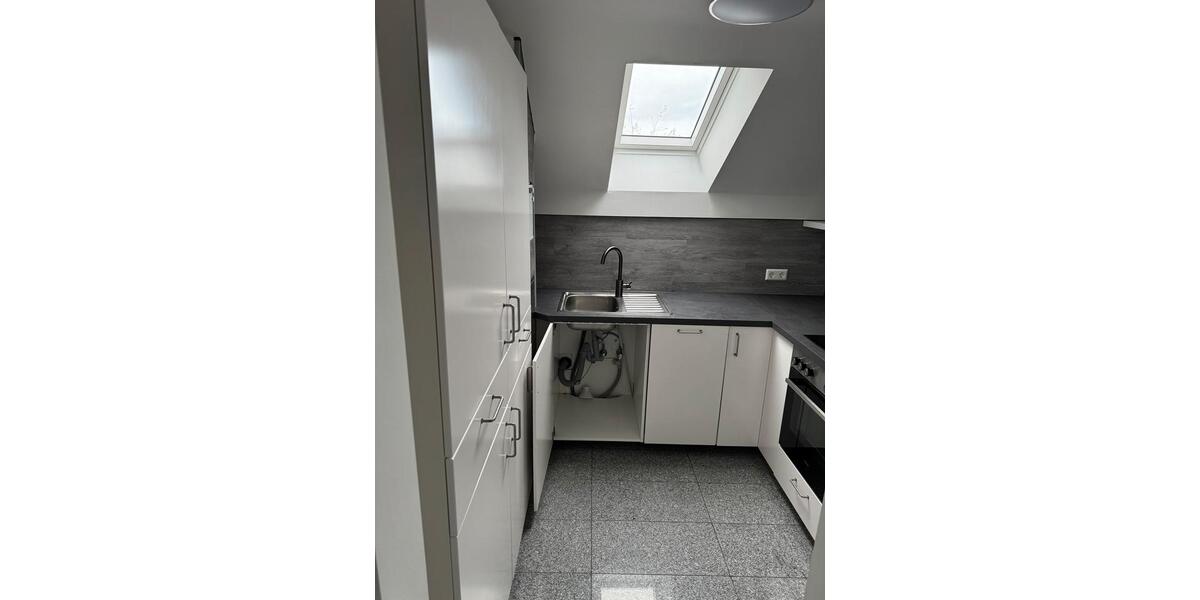 Dachgeschoßwohnung Sindelfingen - 2 Zimmer, 58 m&sup2;, 1.000&euro; | Angebot:24782144