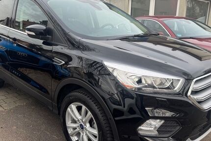 Ford Kuga 69.500 km 14.300 &euro; Fellbach 70736