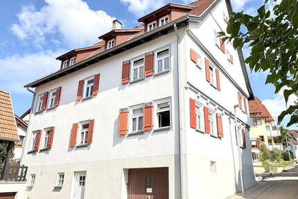 Renningen: Exklusive Maisonette-LoftWohnung im Fachwerkhaus - mit EBK & Tageslichtbad