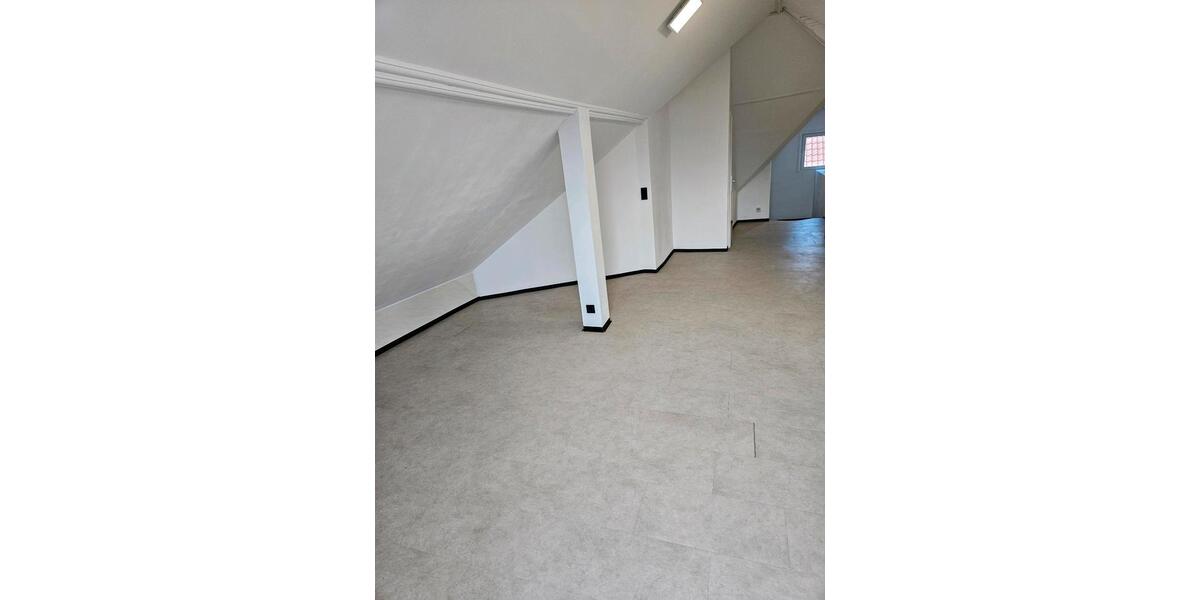 Dachgeschoßwohnung Stuttgart Neuwirtshaus - 2 Zimmer, 84 m&sup2;, 636&euro; | Angebot:25967867