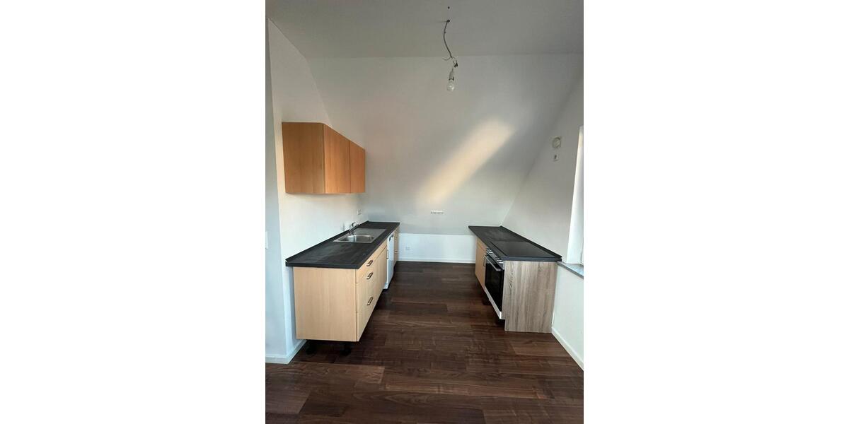 Dachgeschoßwohnung Esslingen am Neckar - 2.5 Zimmer, 49 m&sup2;, 800&euro; | Angebot:26335071