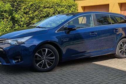 Toyota Avensis 77.900 km 16.800 &euro; Stuttgart 70567
