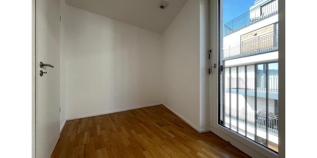 Etagenwohnung Stuttgart - 4 Zimmer, 135 m&sup2;, 1.973&euro; | Angebot:26068595
