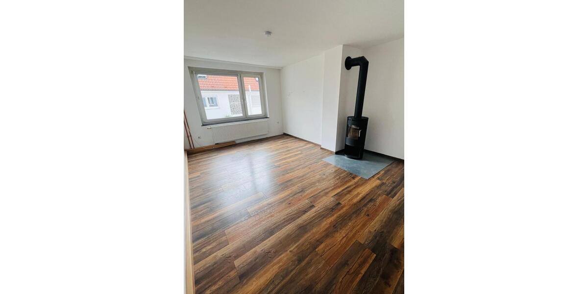 Doppelhaushälfte Bondorf - 7 Zimmer, 125 m&sup2;, 1.650&euro; | Angebot:23829358