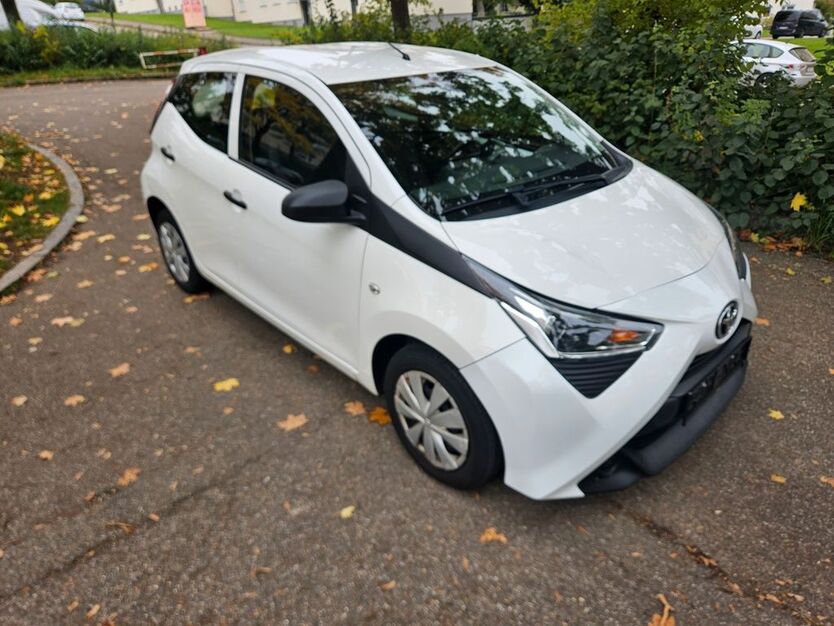 Toyota Aygo (X) 98.611 km 6.600 € Böblingen 71032