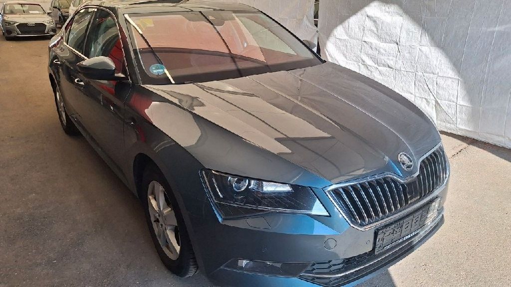 Skoda Superb 149.000 km 18.999 &euro; Ditzingen 71254