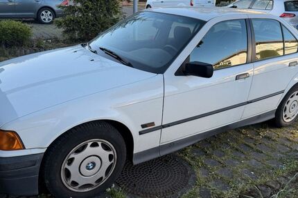 BMW 318 125.000 km 3.900 &euro; Sachsenheim 74343