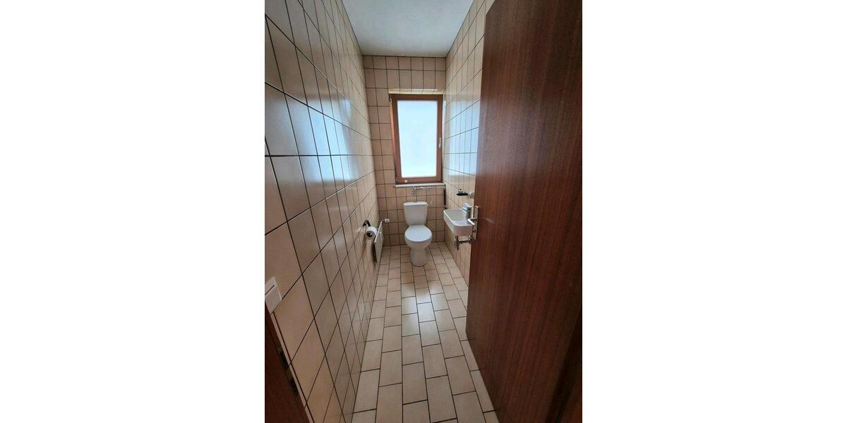 Erdgeschoßwohnung Herrenberg - 5 Zimmer, 117 m&sup2;, 1.400&euro; | Angebot:25941985