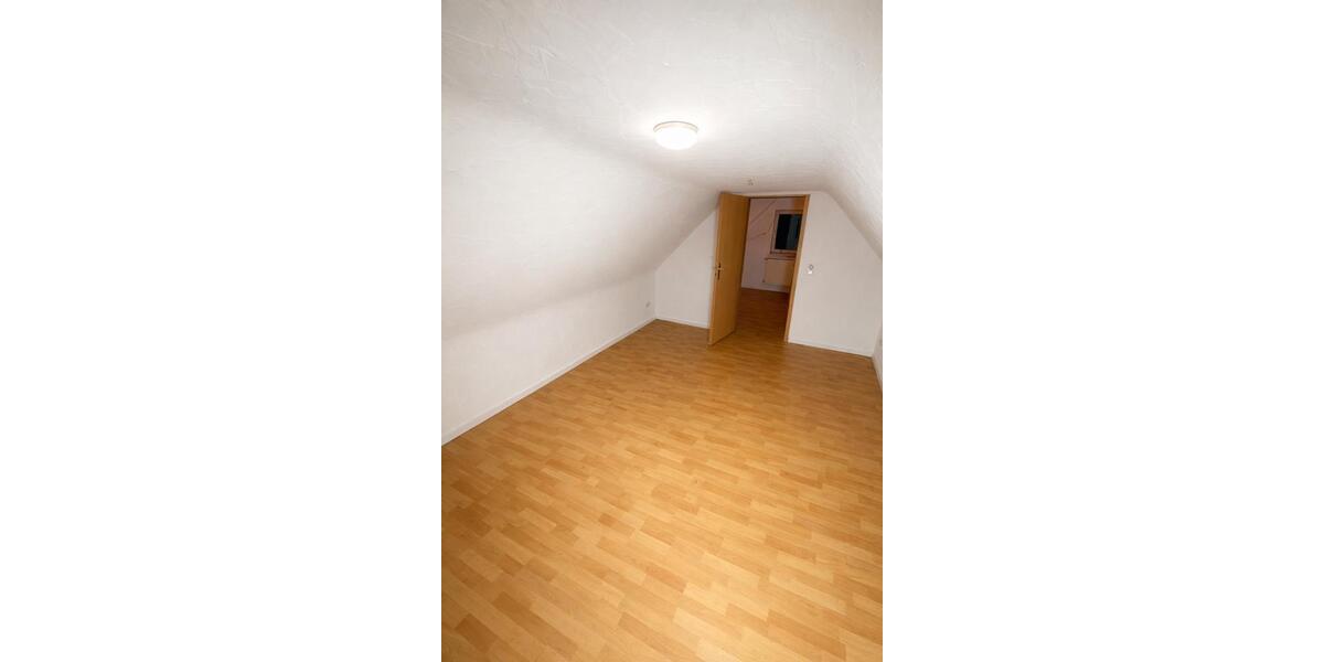 Etagenwohnung Böblingen Dagersheim - 4 Zimmer, 75 m&sup2;, 1.350&euro; | Angebot:26112371