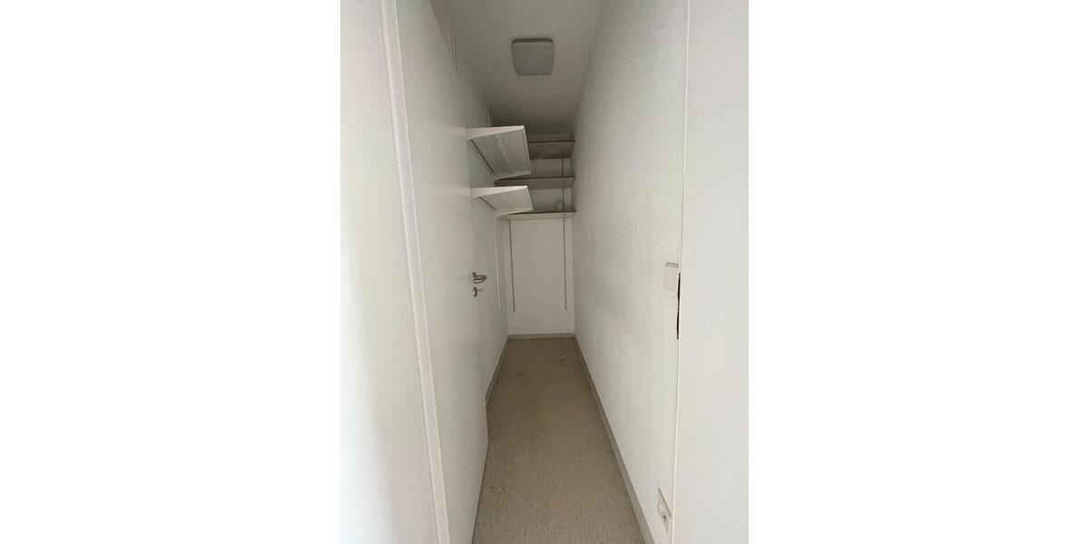 Etagenwohnung Esslingen am Neckar Hegensberg - 4 Zimmer, 90 m&sup2;, 1.300&euro; | Angebot:27595298