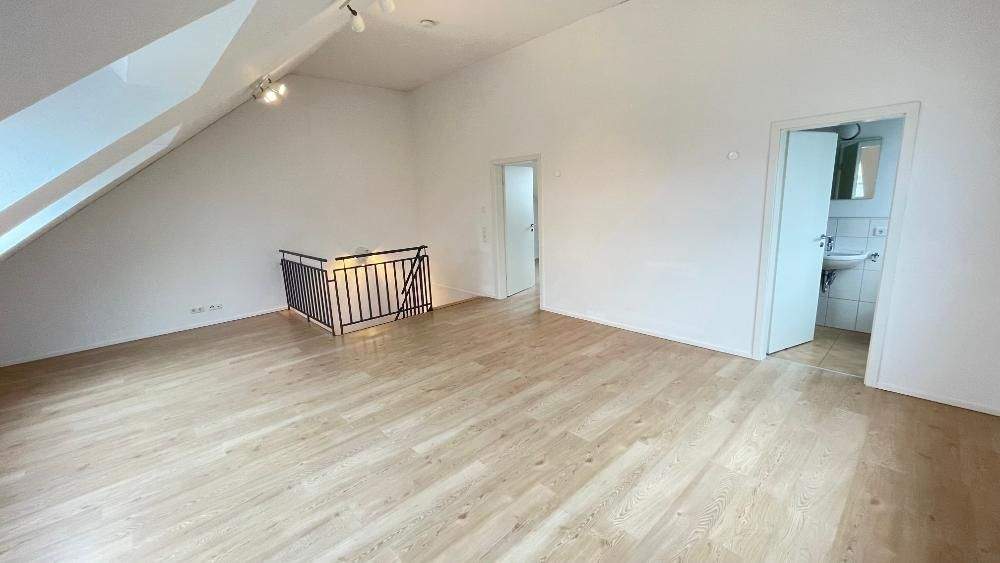 Doppelhaushälfte Holzgerlingen - 6 Zimmer, 160 m&sup2;, 3.633&euro; | Angebot:25800085