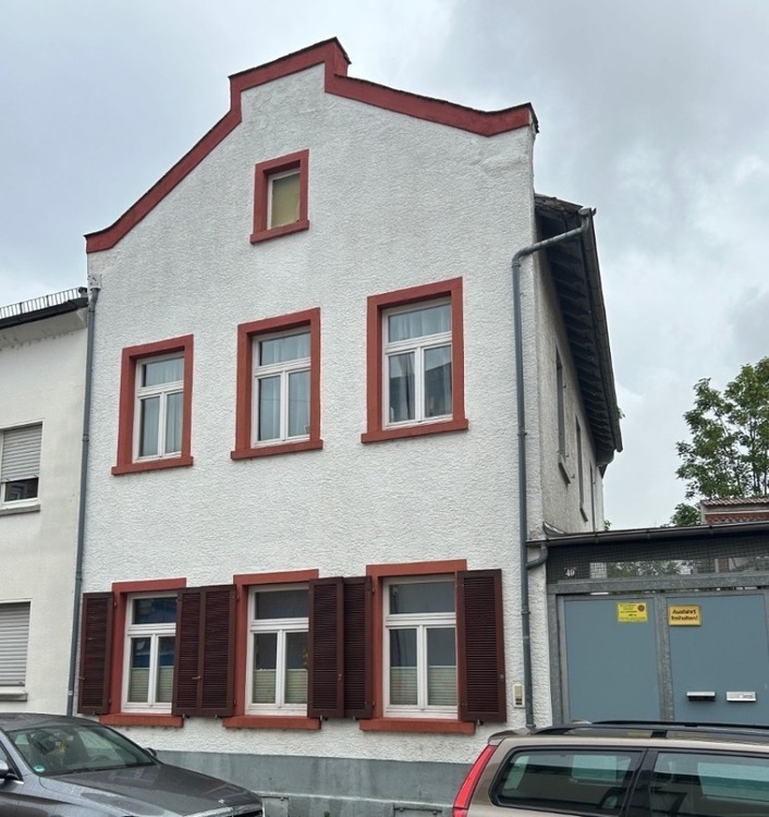 Stadthaus in Frankfurt-Fechenheim mit 2 Wohnungen zum Verkauf angeboten