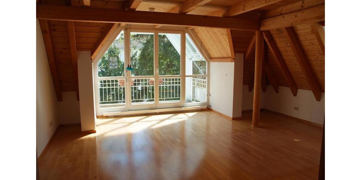 Dachgeschoßwohnung Reutlingen - 3 Zimmer, 80 m&sup2;, 1.250&euro; | Angebot:27584496