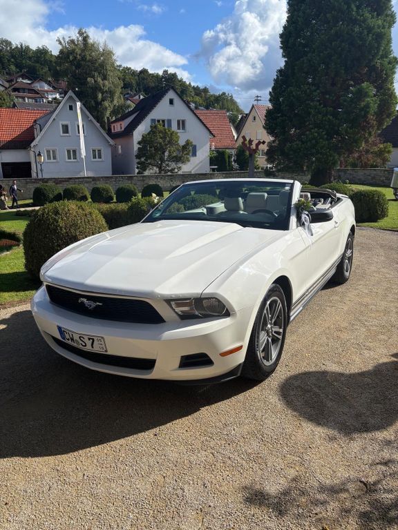 Ford Mustang 169.000 km 9.900 € Wildberg 72218