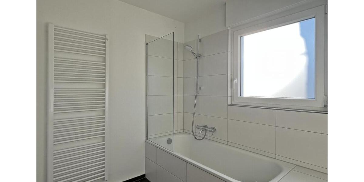 Einfamilienhaus Reutlingen Reutlingen (Kernstadt) - 4.5 Zimmer, 140 m&sup2;, 2.200&euro; | Angebot:25142351