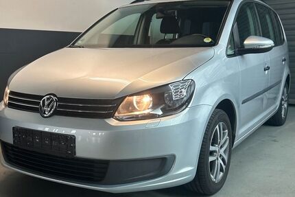 VW Touran 205.000 km 5.600 € Möglingen 71696