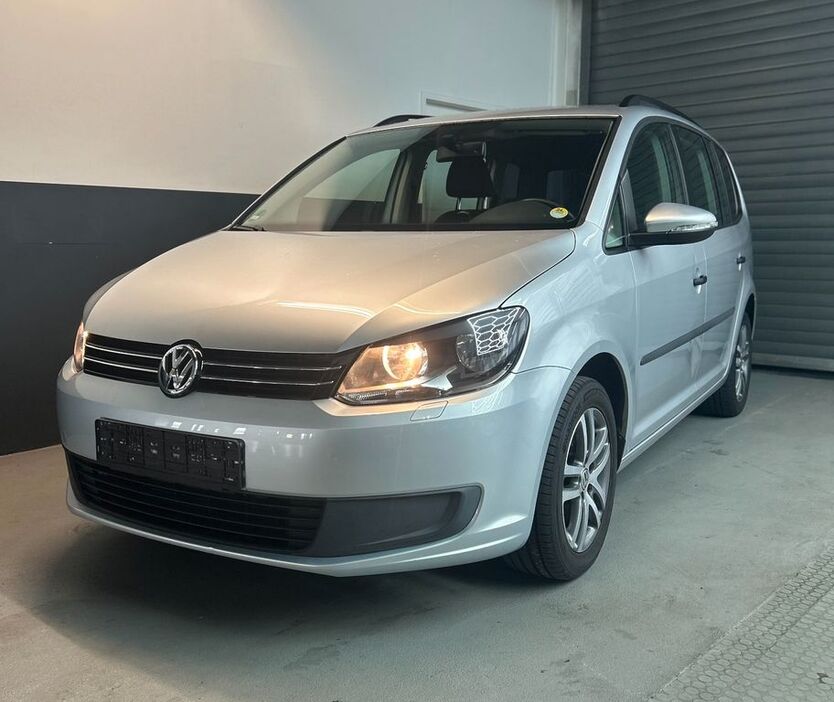 VW Touran 205.000 km 5.600 € Möglingen 71696