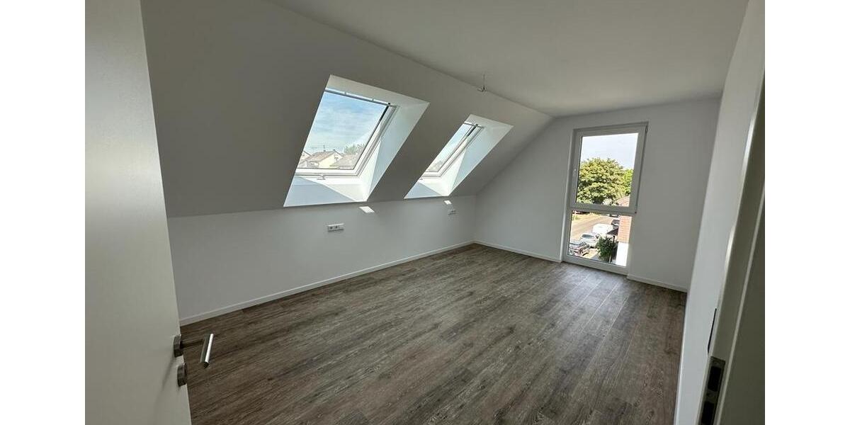 Dachgeschoßwohnung Freiberg am Neckar - 4.5 Zimmer, 98 m&sup2;, 1.480&euro; | Angebot:24818226