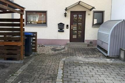 Haus Metzingen - 5 Zimmer, 92 m&sup2;, 1.350&euro; | Angebot:25639740