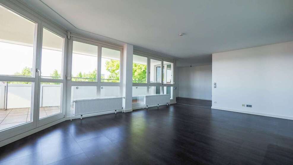 Zentrales, lichterfülltes Penthouse mit Dachterrasse 3.5 zimmer