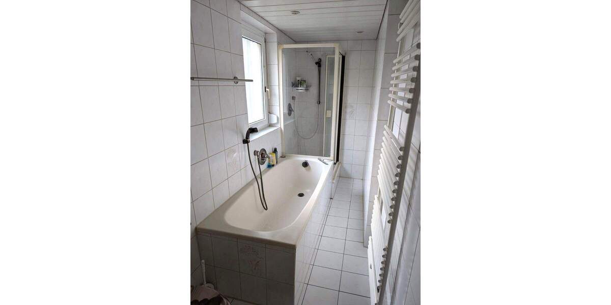 Einfamilienhaus Esslingen am Neckar (Oberesslingen) Oberesslingen - 8 Zimmer, 183 m&sup2;, 649.000&euro; | Angebot:24462303