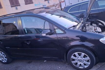VW Touran 174.500 km 2.700 &euro; Stuttgart 70372