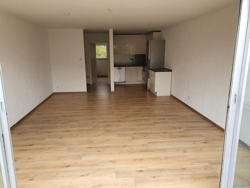 Lichtdurchflutete 4-Zimmer-Wohnung mit großem Balkon & Garage