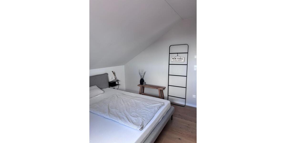 Dachgeschoßwohnung Leonberg - 3 Zimmer, 95 m&sup2;, 610.000&euro; | Angebot:26987256