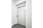 EXKLUSIVE-NEUBAU-ERSTBEZUG! Traumhafte DG-Wohnung mit Top-Ausstattung (Balkon, EBK, Aufzug uvm.) in sonniger direkter City-Lage!