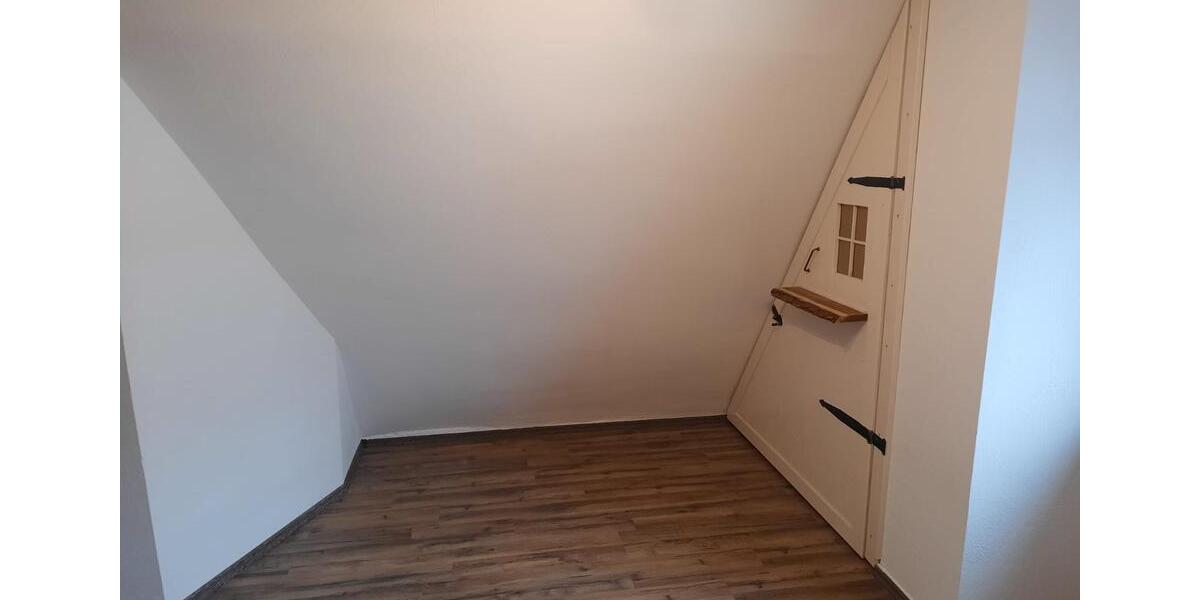 Einfamilienhaus Stuttgart Hedelfingen - 4 Zimmer, 60 m&sup2;, 1.300&euro; | Angebot:24665432