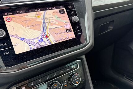 VW Tiguan 97.000 km 24.999 € Stuttgart 70435