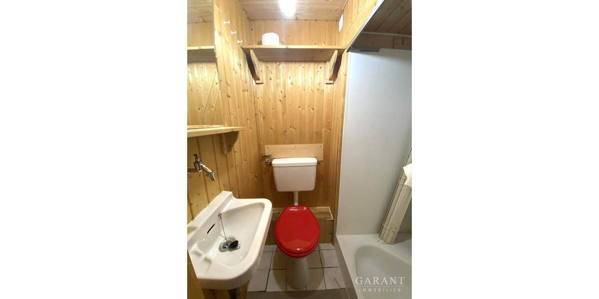 # Hobbyraum mit Außenstellplatz # 1 zimmer