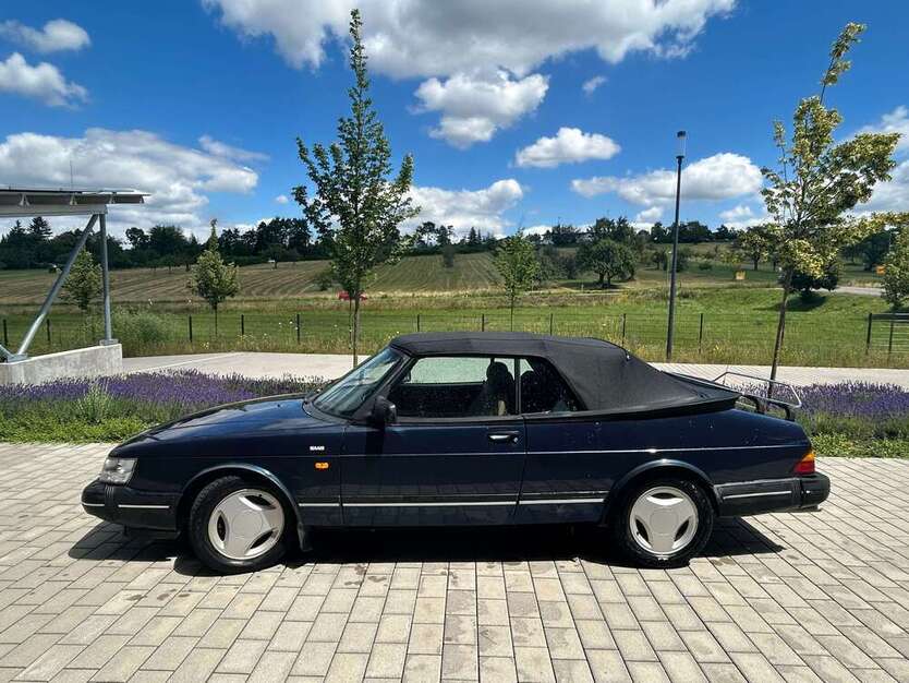 900