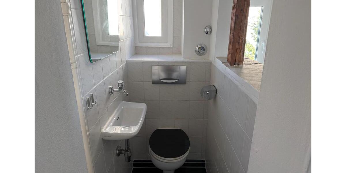 Dachgeschoßwohnung Stuttgart Degerloch - 2.5 Zimmer, 57 m&sup2;, 1.080&euro; | Angebot:24715667