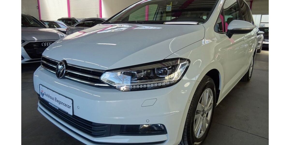 VW Touran 52.359 km 30.949 &euro; Holzgerlingen bei Stuttgart 71088